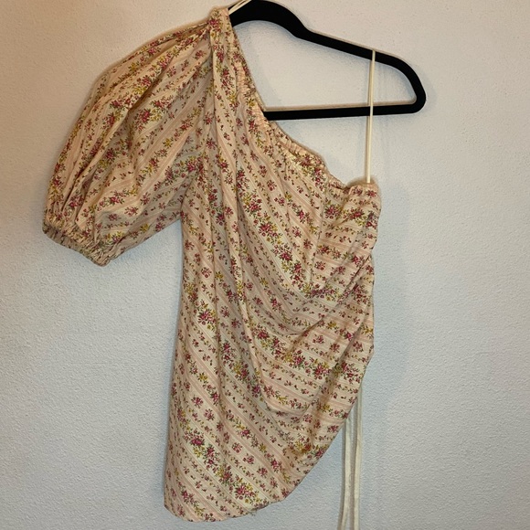 Petersyn One shoulder top - Picture 2 of 3